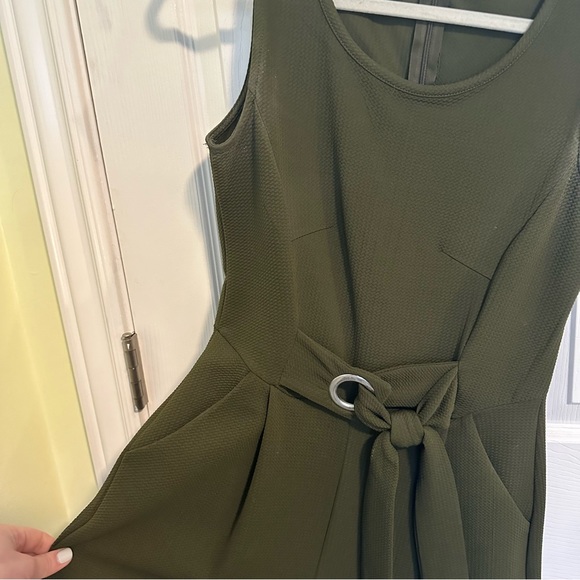 Olive green textured jumpsuit - size M - Picture 2 of 3